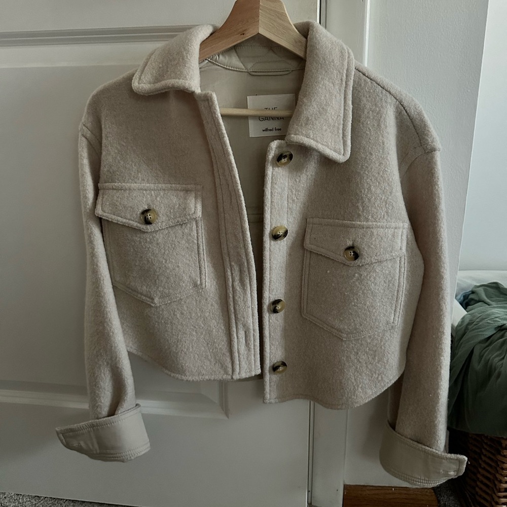 Aritzia cropped Sherpa jacket